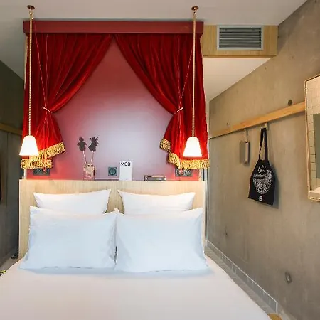 Hotel Mob Confluence