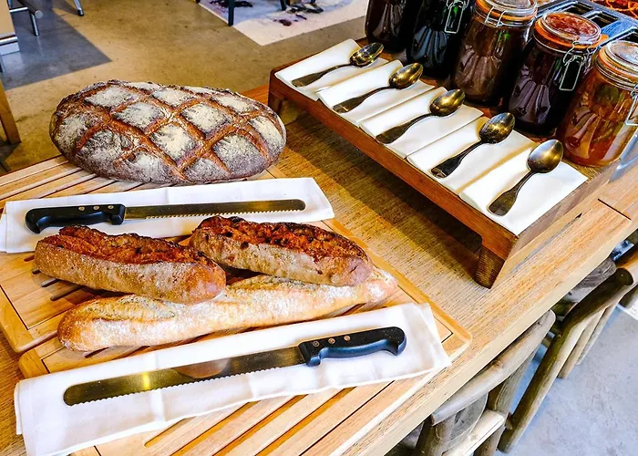 Mob Confluence Hotel 3*