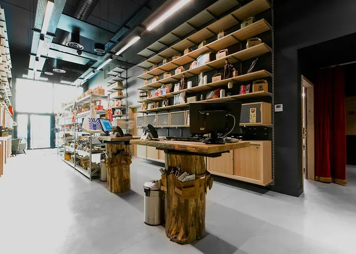 Hotel Mob Confluence