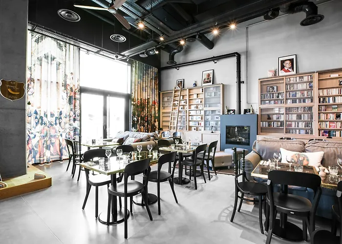 Mob Confluence Hotel 3*