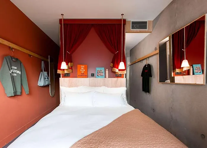 Mob Confluence Hotel 3*