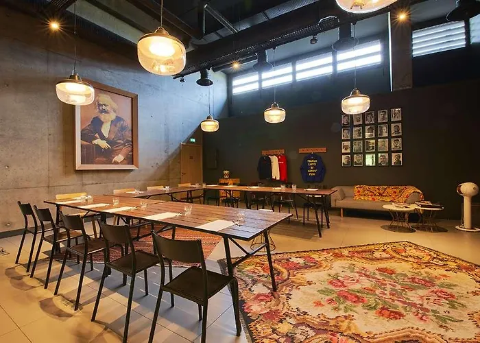 Hotel Mob Confluence