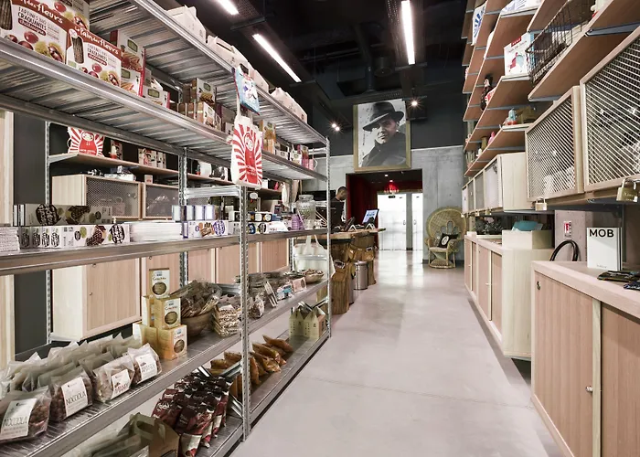 Mob Confluence Hotel