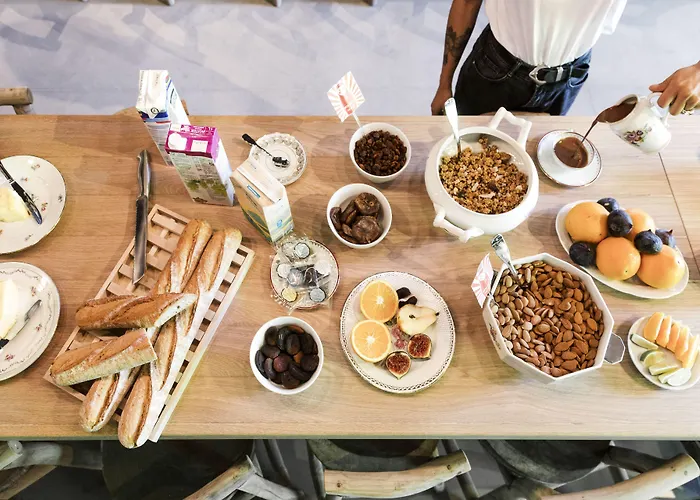 Mob Confluence Hotel 3*