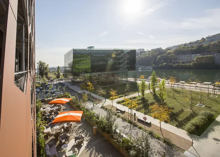 Hotel Mob Confluence