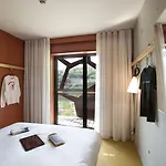 Mob Confluence Hotel