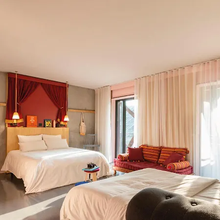 Mob Confluence Hotel 3*
